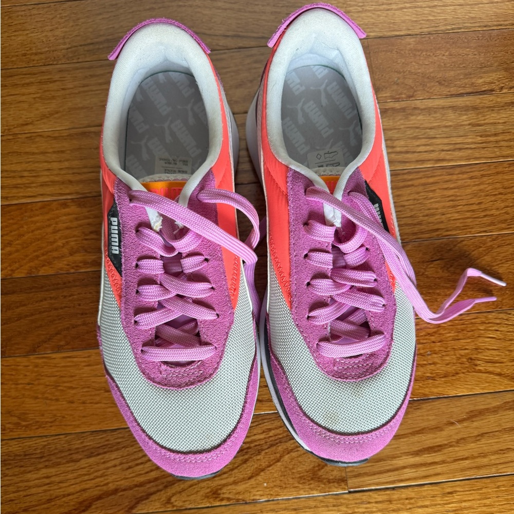 Puma Cruise Riders Sneakers - size 8. Great condition